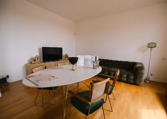 101 Flats Colosseo 로마